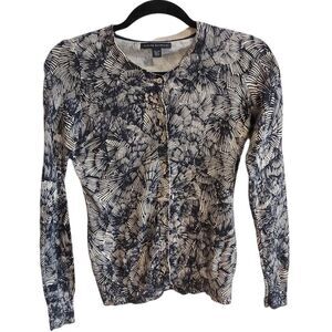 Banana Republic xs navy and cream mother of pearl button cardigan